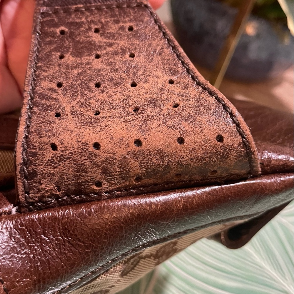 Authentic - Vintage GUCCI leather and canvas bum/sling bag - Picture 14 of 16